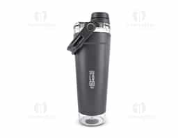 Coqueteleira térmica de parede dupla, com parte externa em inox 201 e pintura eletrostática, e camada interna em inox 304. Com capacidade máxima de 650ml, possui tampa rosqueável em polipropileno (PP) e policarbonato (PC), com protetor para o bocal e alça para transporte. Apresenta fundo rosqueável em PET com tampa de pressão, ideal para guardar suplementos. Acompanha mola misturadora em inox e peneira plástica.