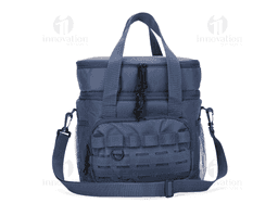 Bolsa térmica com dois compartimentos em tamanhos diferentes e capacidade total de 16 litros. Confeccionada em tecido Oxford 600D resistente à água, apresenta estrutura interna com espuma e revestimento térmico em PEVA. Conta ainda com bolso frontal multiuso com aberturas para encaixe de módulos adicionais, dois bolsos laterais com elástico e duas alças de mão fixas. Acompanha alça transversal ajustável.