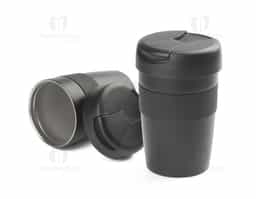Caneca em aço inox parede dupla, conserva temperatura, pegador em silicone e bico com tampa. Capacidade 350ml.