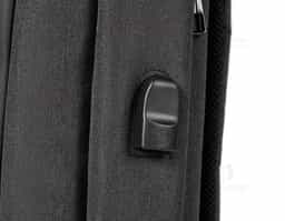 Mochila e Pasta para notebook em tecido poliéster Compartimento para notebook.
Tamanho total do Notebook - 17