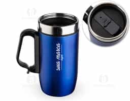 Caneca 275 ml parede dupla em Inox, com pegador de plástico, contém tampa com compartimento que ao deslizar, pode ser aberto para beber e base com EVA antiderrapante.