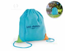 acola tipo mochila em non-woven (80 m/g²) com cantos triangulares coloridos. 300 x 350 mm