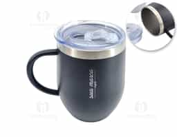 Caneca térmica de inox com capacidade de 350ml, material livre de BPA. Contém tampa acrílica com bocal e trava de segurança.