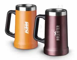 Caneca térmica de inox com pegador plástico, capacidade de 700ml. Material livre de BPA.