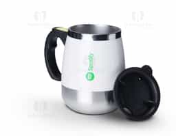 Caneca de inox com misturador de bebida, feita em parede dupla com capacidade de 350ml. Contém tampa plástica com bocal e trava de segurança. Para o funcionamento, utiliza-se duas pilhas AAA (não acompanha).