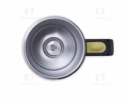 Caneca de inox com misturador de bebida, feita em parede dupla com capacidade de 350ml. Contém tampa plástica com bocal e trava de segurança. Para o funcionamento, utiliza-se duas pilhas AAA (não acompanha).