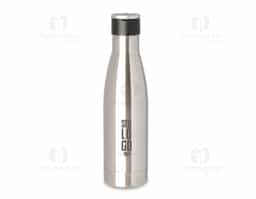 Garrafa térmica em aço inox isolada a vácuo com parede dupla, tampa de plástico com alça de transporte de aço inoxidável. Com capacidade de até 500ml.