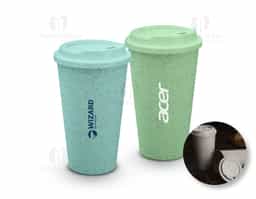 Copo fibra de arroz com capacidade de 550ml. Feito em polipropileno atóxico, o copo possui tampa rosqueável com bocal