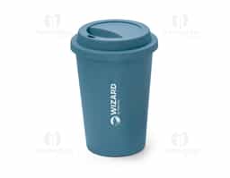 Copo de viagem com tampa e corpo em PP. Capacidade até 450 mL