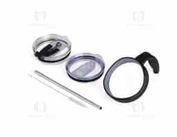 Caneca térmica de inox com capacidade para 800 ml, contém duas tampas, sendo uma acrílica com bocal, trava de segurança, e uma pequena tampa acoplada emborrachada para dissipação da temperatura, e a segunda tampa acrílica, contém compartimento que ao deslizar acessará ao bocal. Acompanha canudo de inox e escovinha de limpeza.