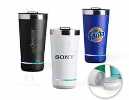 Copo térmico de inox com caixa de som e capacidade 400ml. Contém tampa com abridor. Caixa de som possui botão para ligar/desligar, botões para aumentar diminuir volume/ avançar e retroceder faixas. Operante no modo bluetooth e entrada TF (cartão MicroSD). Acompanha cabo USB Tipo-C. Obs.: A caixa de som não é a prova dágua, para a higienização do copo é necessário desrosquear a caixa de som para remove-la.