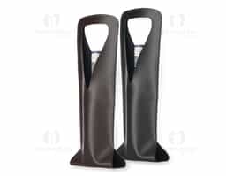 Estojo porta vinho em couro sintético bidim: elegante e funcional. Perfeito para transportar sua garrafa com segurança e estilo. Ideal para presentear ou para uso pessoal.