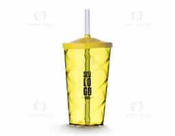 Copo de poliestireno com capacidade de 550ml, acompanhado de canudo. Sua coloração vibrante destaca-se com detalhes em espiral, conferindo um toque único. O canudo feito de plástico biodegradável, garante uma experiência sustentável. Ideal para bebidas refrescantes em dias ensolarados, seja em casa, no trabalho ou em eventos ao ar livre. Adicione um toque de estilo e consciência ambiental ao seu momento de consumo.