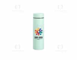 Garrafa térmica de 240ml em aço inoxidável, ideal para manter a temperatura de bebidas por horas. Possui tampa rosqueável para maior praticidade e segurança no transporte. Perfeita para quem busca funcionalidade e durabilidade em cada uso.