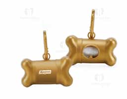 Kit saquinho coletor em formato de osso. Produzido em material plástico, o kit possui abertura lateral para encaixe do rolo e parte frontal vazada com dente plástico, permitindo puxar e destacar os saquinhos. Acompanha mosquetão e rolo de saquinhos.