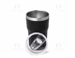 Bebida geladinha até o último gole. Com 300ml de capacidade, nosso copo térmico possui parte interna criada para capturar o melhor da bebida. Cada gole será uma experiência deliciosa e refrescante. É feito de inox 304 e é livre de BPA para mais segurança no uso diário. Além disso, vem com uma tampa com bocal e trava de segurança, garantindo praticidade e proteção para que cada momento seja mais saboroso e agradável.