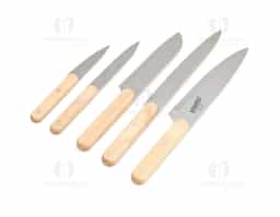 Facas para os mais diversos tipos de cortes. Com o nosso kit de churrasco, ficarão ainda mais saborosos. Composto por 5 peças em lâminas em inox com cabos em madeira, proporcionando mais precisão durante os cortes, sendo de 7”, 8”, 3”,9” e 5” polegadas, todas acomodadas em um prático estojo de nylon para levá-lo para onde desejar com facilidade. Além disso, acompanha uma plaquinha de metal para uma personalização exclusiva. Kit perfeito para deixar as receitas mais saborosas e fáceis de fazer.