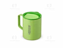 Caneca feita em inox, com parede dupla e capacidade de até 270ml. Suas cores chamativas e aspecto brilhante tornam este item, único.
