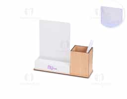 Quadro de mensagens em LED com estrutura plástica, base em MDF e porta-caneta integrado. Ideal para anotações rápidas, funciona por conexão USB (fonte não inclusa) ou com 3 pilhas AAA. Acompanha caneta com carga de giz líquido, que permite escrita clara e fácil remoção com pano ou papel, sendo prático e estável para uso cotidiano.