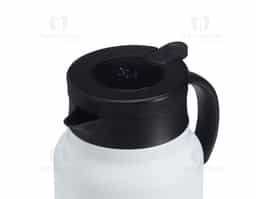 Chaleira térmica de 750 ml em inox, com infusor, display LED e termômetro digital na tampa para indicar a temperatura do líquido. Conta com base antiderrapante, alça ergonômica e tampa plástica com alavanca de acionamento, oferecendo praticidade e controle de temperatura.