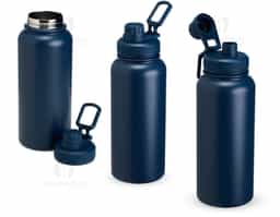 Garrafa térmica inox com capacidade máxima de até 1 litro. A pintura eletrostática garante uma cor mais duradora, dando mais qualidade ao acabamento. Sua parede dupla e isolamento a vácuo mantém o líquido conservado por mais tempo, além de evitar vazamentos. A garrafa conta com uma tampa rosqueável e uma alça retangular.