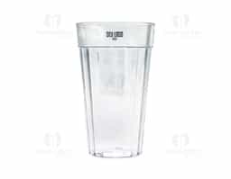Copo em plástico PS cristal transparente, com capacidade de 450?ml. Ideal para servir drinques, coquetéis, sucos ou refrigerantes em diversas ocasiões, como reuniões com amigos, família ou clientes, oferecendo praticidade e versatilidade no uso.