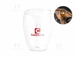 Copo em vidro borossilicato com parede dupla, isolada a ar. Capacidade até 350 mL. Fornecido em caixa presente personalizável. Certificação EU Food Grade.