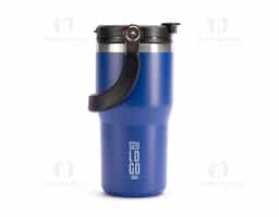 Copo térmico em inox com pintura eletrostática e capacidade máxima de 600ml. Conta com estrutura de parede dupla e vedação a vácuo que permite a conservação da temperatura de líquidos por mais tempo. Possui tampa plástica rosqueável com protetor para o bocal, bico flip, canudo interno removível e alça fixa para transporte.