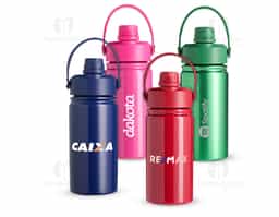 Garrafa térmica em inox com capacidade máxima para 400ml. Apresenta estrutura de parede dupla com vedação a vácuo, garantindo a conservação da temperatura de líquidos por mais tempo. Possui tampa plástica rosqueável com protetor para o bocal, bico flip, canudo interno removível e alça fixa para transporte.
