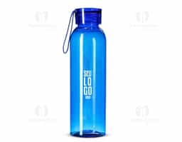 Garrafa feita em plástico livre de BPA com capacidade máxima de 640ml e marcação de volume impressa de até 600ml. Conta com tampa plástica rosqueável com alça de silicone fixa