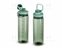Garrafa plástica de 750ml, com marcação de volume até 700ml para uso preciso no dia a dia. Conta com tampa rosqueável, protetor de bocal e alça prática para transporte. Funcional e versátil, é um brinde corporativo ideal para promover sua marca com utilidade e estilo.
