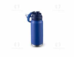 Garrafa térmica em inox com base emborrachada antiderrapante e capacidade máxima de 750ml. Possui estrutura de parede dupla e isolamento a vácuo, permitindo conservar a temperatura de líquidos por mais tempo. Dispõe ainda de tampa plástica com alça móvel e protetor para o bocal acionado por botão. Acompanha um canudo plástico para encaixe no interior da garrafa.