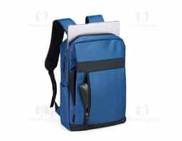 Mochila em nylon Oxford impermeável com detalhes em couro sintético, capacidade para até 14 litros, fechamento em zíper com puxadores em plástico e nylon. Possui compartimento interno com bolsos de tamanhos variados e divisória para notebooks de até 15,6 polegadas. Apresenta dois compartimentos frontais com abertura lateral, além de entrada para cabo USB e bolso lateral aberto. Dispõe também de alça de mão em poliéster reforçado e duas alças para as costas com revestimento em espuma respirável.