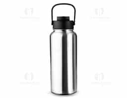 Garrafa térmica em inox com capacidade de até 950ml. Conta com estrutura de parede dupla e vedação a vácuo, permitindo a conservação da temperatura de líquidos por mais tempo. Dispõe de tampa plástica com trava de proteção para o bocal, bico flip, canudo removível e alça para transporte.