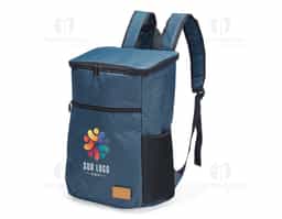 Mochila térmica confeccionada em poliéster catiônico 300D resistente à água e capacidade máxima para até 18 litros. Possui revestimento térmico em PEVA atóxico no compartimento principal, além de um bolso frontal com fechamento em zíper, dois bolsos laterais em espuma com elástico, duas alças para as costas e uma alça de mão em nylon. Acompanha plaquinha em couro sintético fixada com velcro.