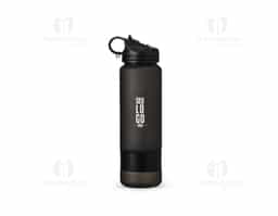 Squeeze plástico com acabamento fosco e marcação de volume, ideal para acompanhar a rotina de hidratação. Possui capacidade máxima de 900 ml, tampa rosqueável com alça fixa, bico flip e canudo interno removível. Acompanha tira emborrachada removível, garantindo praticidade e conforto no uso. Um brinde corporativo funcional, moderno e de grande apelo promocional.